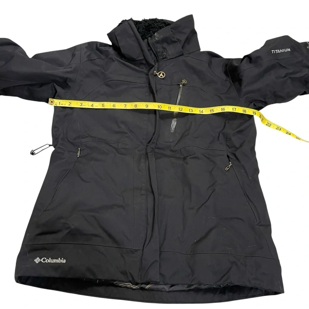 Columbia Titanium Omni-Tech Black Ski Jacket  Coat  Embroidered Detail Women’s - Picture 9 of 12